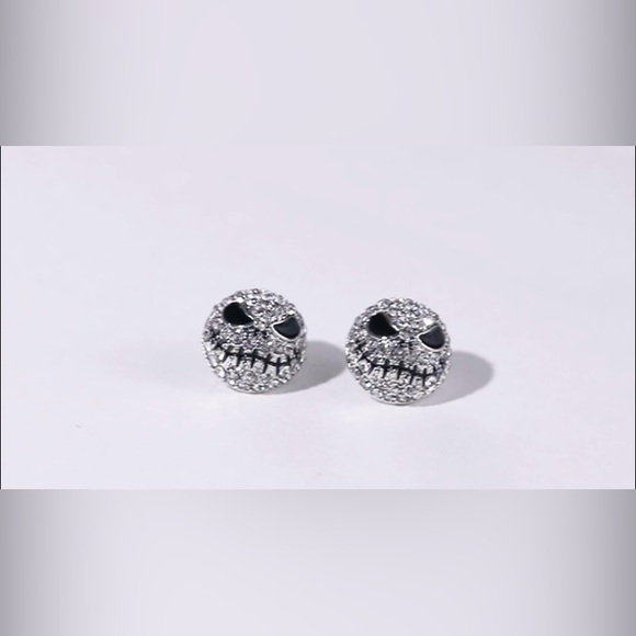 Jack Skellington Nightmare Before Christmas Crystals Stud Earrings Silver- NWT - Picture 4 of 6